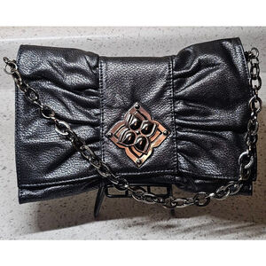 BCBGMAXAZRIA Black Metallic Leather Bow Clutch – Excellent Condition